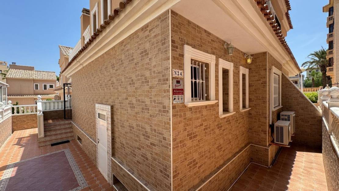Sale - Villa - Guardamar del Segura - Guardamar del Segura Centro