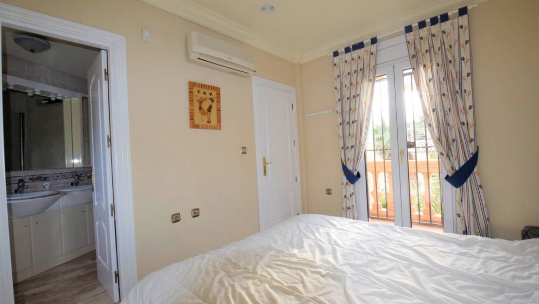 Sale - Villa - Guardamar del Segura - Guardamar del Segura Centro