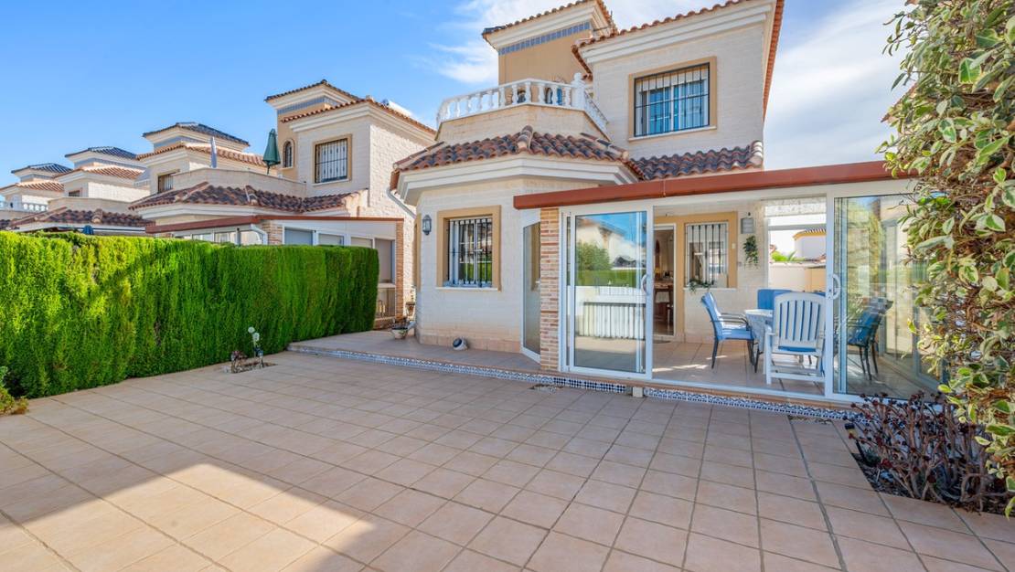 Sale - Villa - Guardamar del Segura - Guardamar del Segura Centro