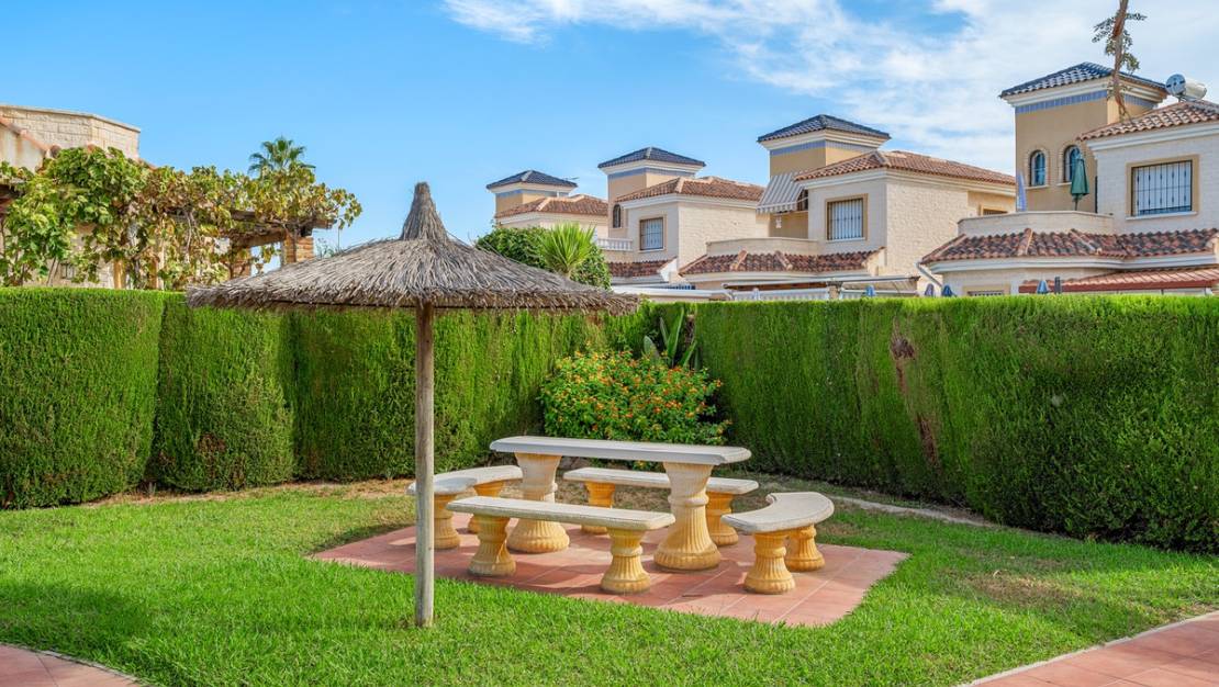 Sale - Villa - Guardamar del Segura - Guardamar del Segura Centro