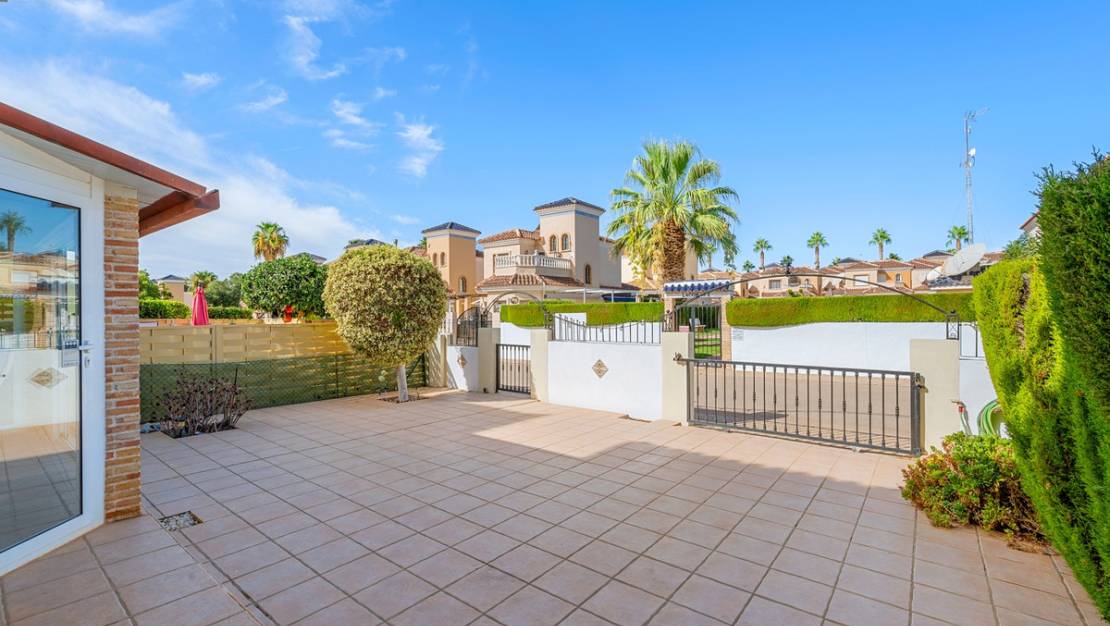 Sale - Villa - Guardamar del Segura - Guardamar del Segura Centro