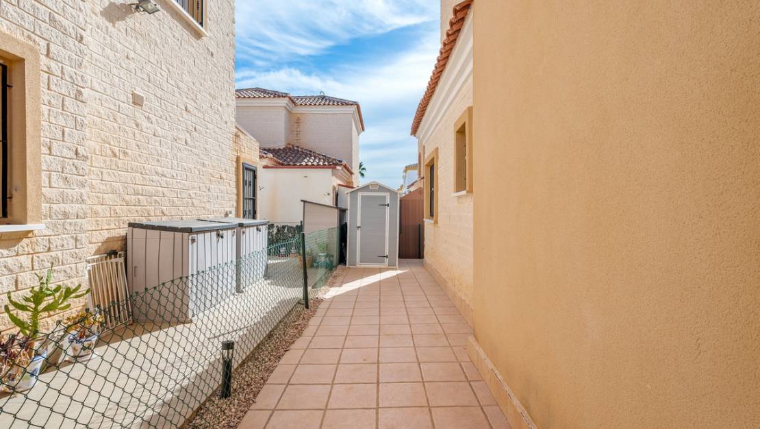 Sale - Villa - Guardamar del Segura - Guardamar del Segura Centro