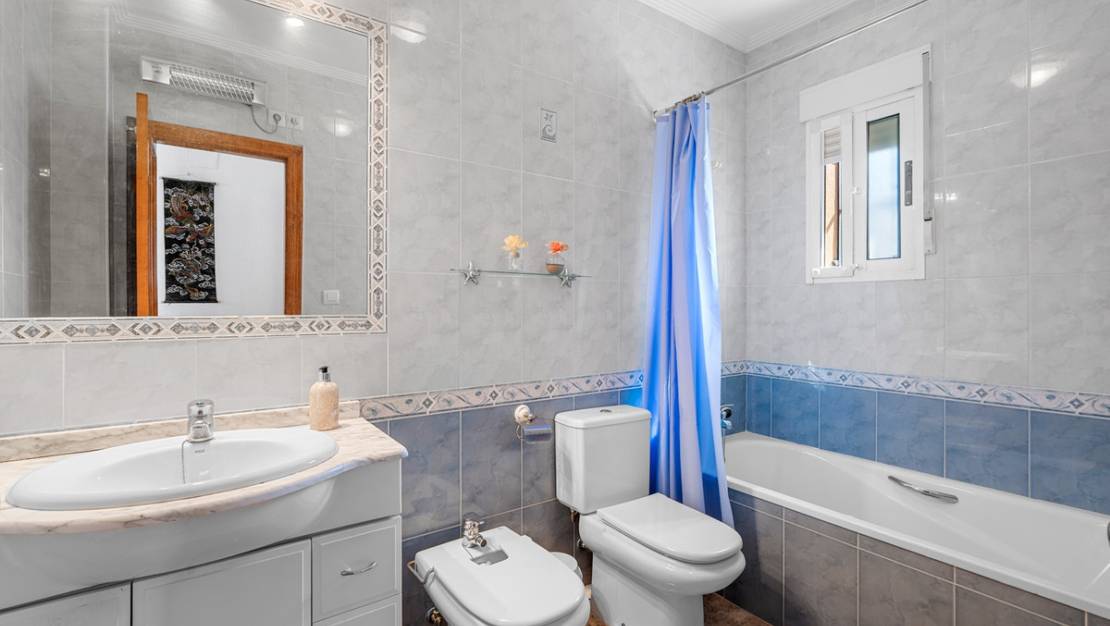 Sale - Villa - Guardamar del Segura - Guardamar del Segura Centro