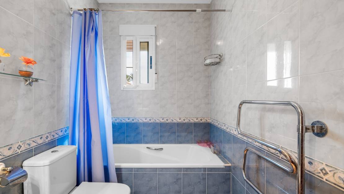 Sale - Villa - Guardamar del Segura - Guardamar del Segura Centro
