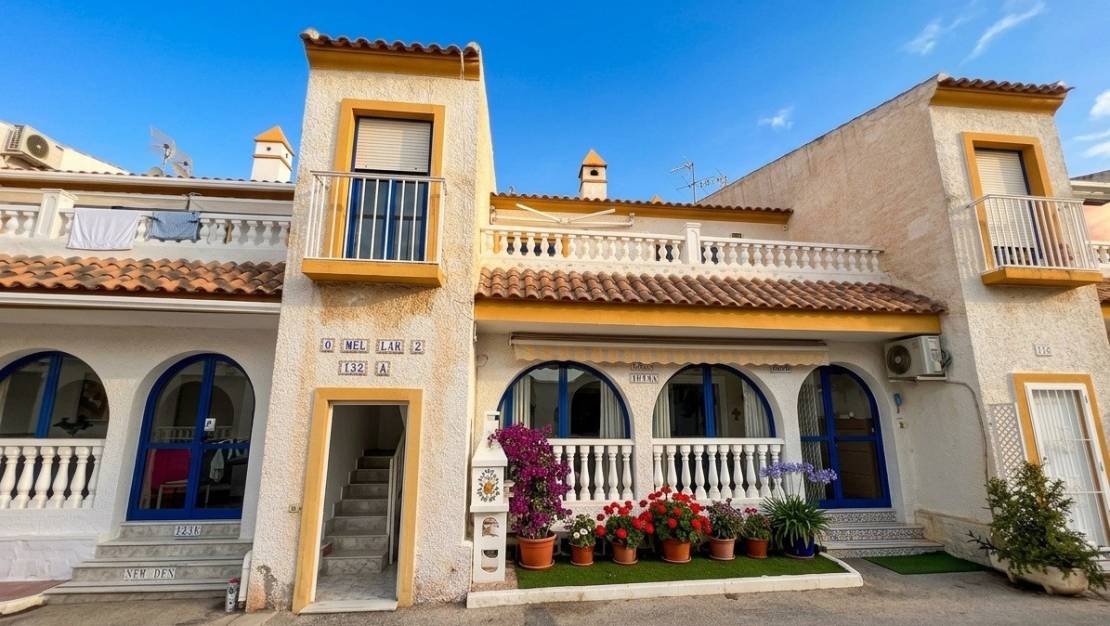 Sale - Villa - Guardamar del Segura - Guardamar del Segura Centro