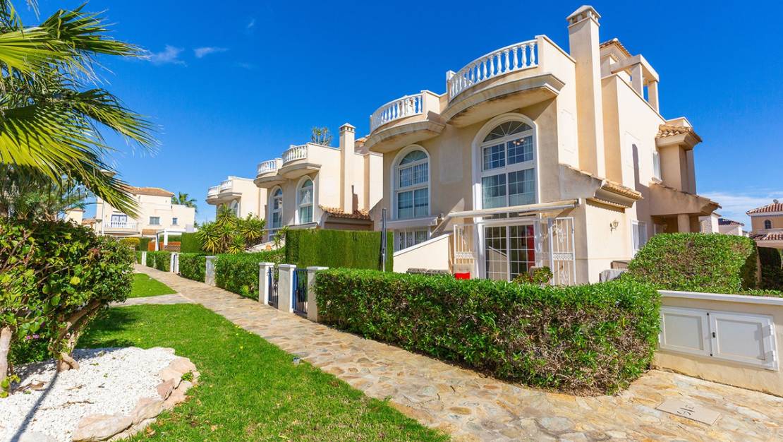 Sale - Villa - Guardamar del Segura - Urbanización El Raso