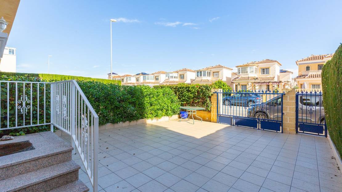 Sale - Villa - Guardamar del Segura - Urbanización El Raso