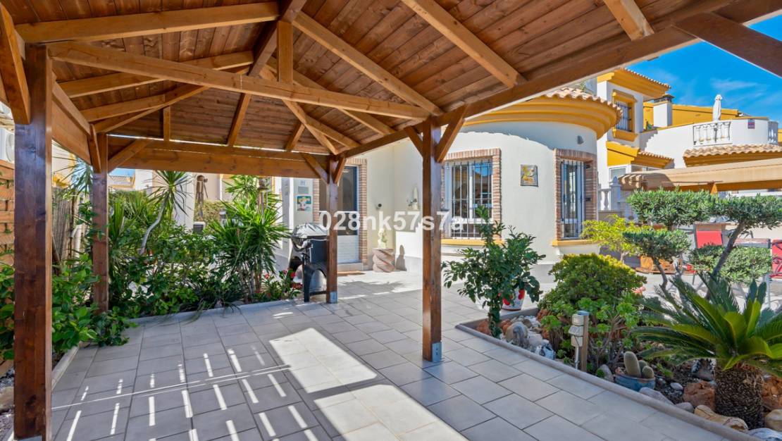 Sale - Villa - Guardamar del Segura - Urbanización El Raso