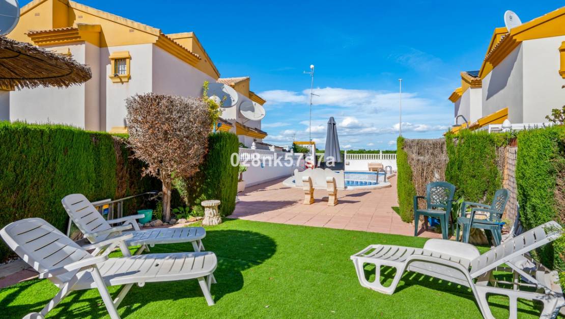 Sale - Villa - Guardamar del Segura - Urbanización El Raso