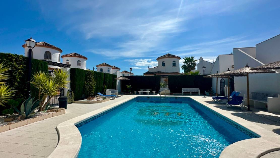 Sale - Villa - Guardamar del Segura - Urbanización El Raso