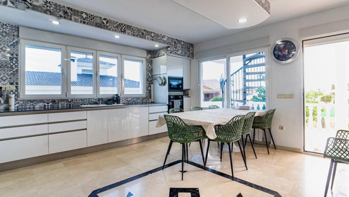 Sale - Villa - L'Alfás del Pi - L'Alfás del Pi Centro