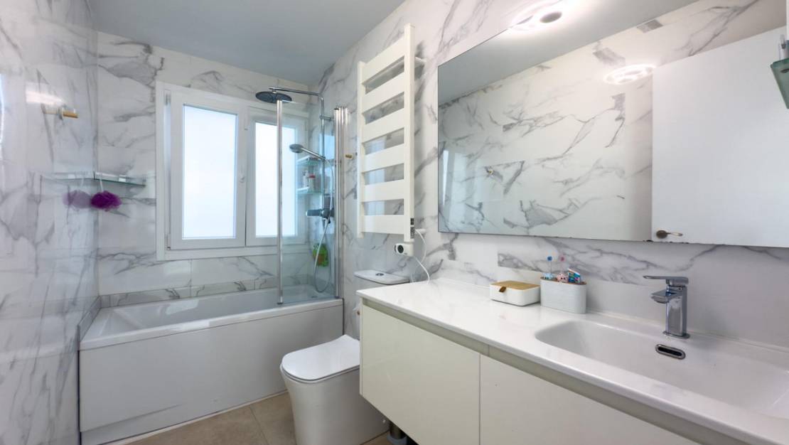 Sale - Villa - La Nucía - La Nucia Centro