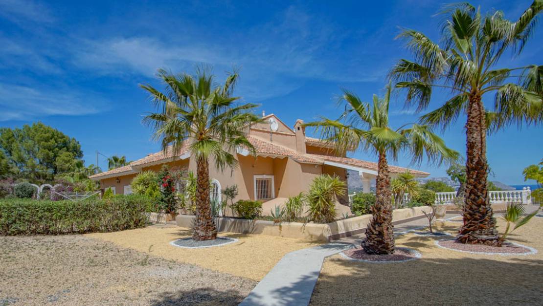 Sale - Villa - La Nucía - La Nucia Centro