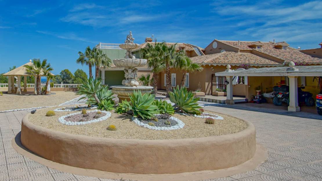 Sale - Villa - La Nucía - La Nucia Centro