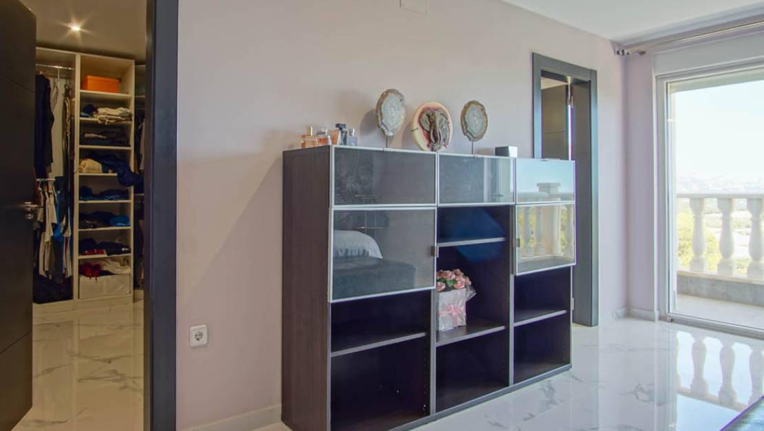 Sale - Villa - La Nucía - La Nucia Centro