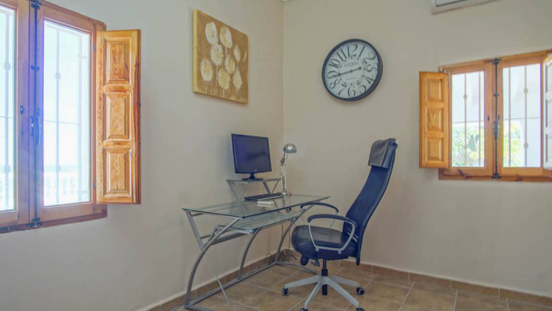 Sale - Villa - La Nucía - La Nucia Centro