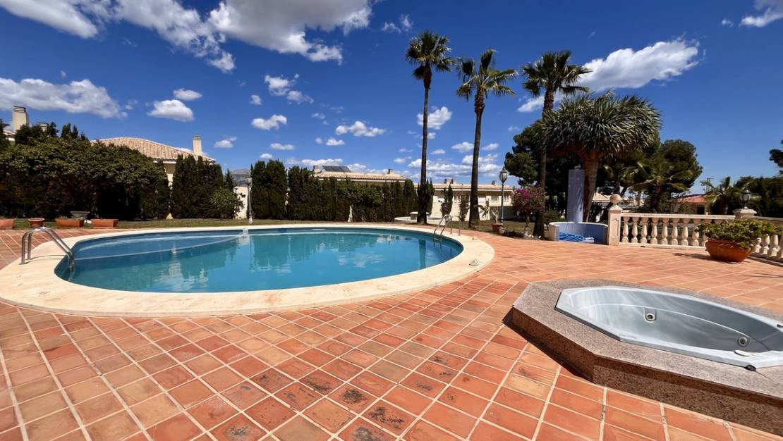 Sale - Villa - La Nucía - La Nucia Centro