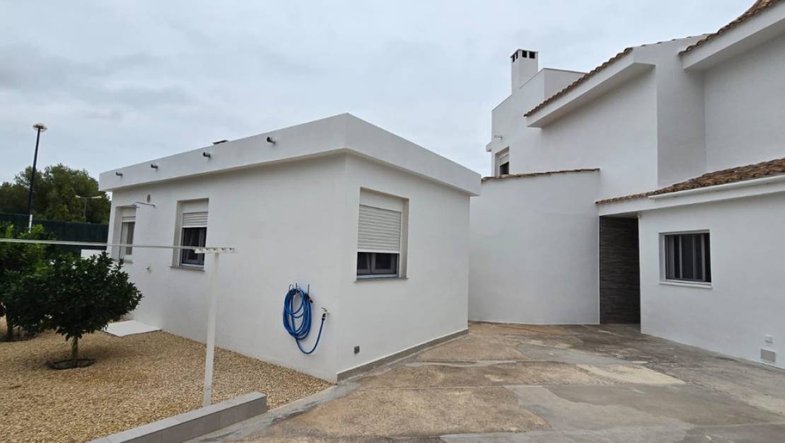 Sale - Villa - La Nucía - La Nucia Centro