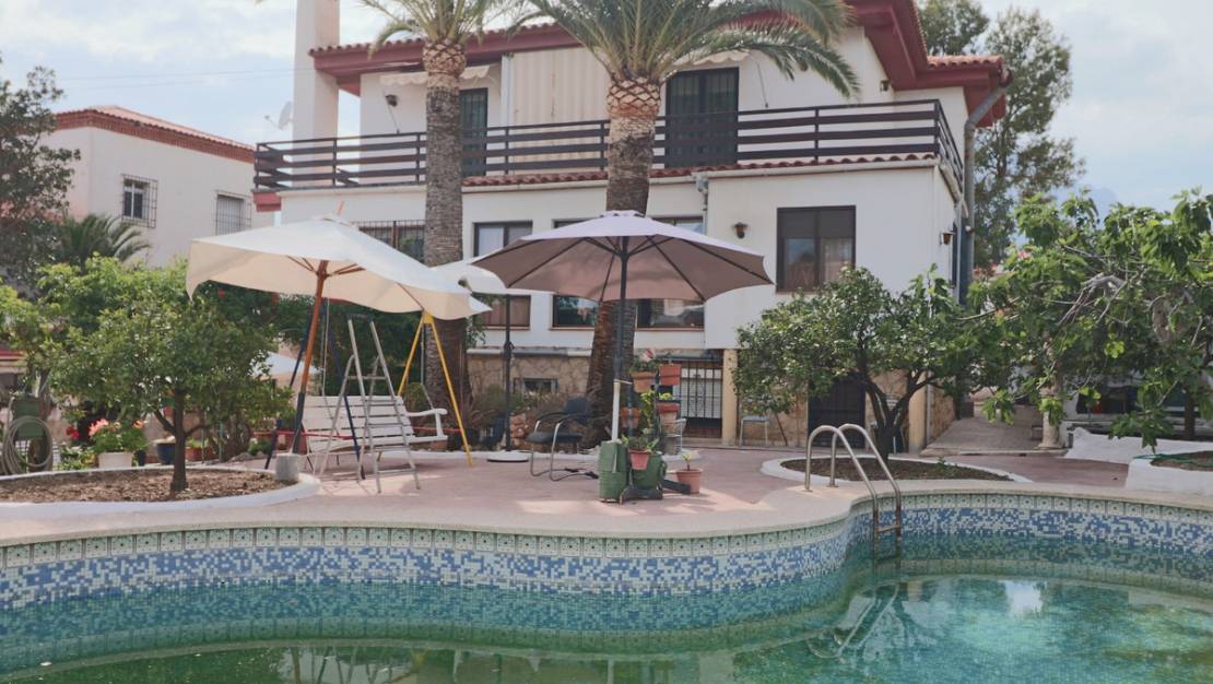 Sale - Villa - La Nucía - La Nucia Centro