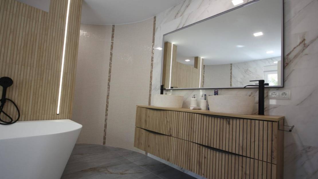 Sale - Villa - La Nucía - La Nucia Centro