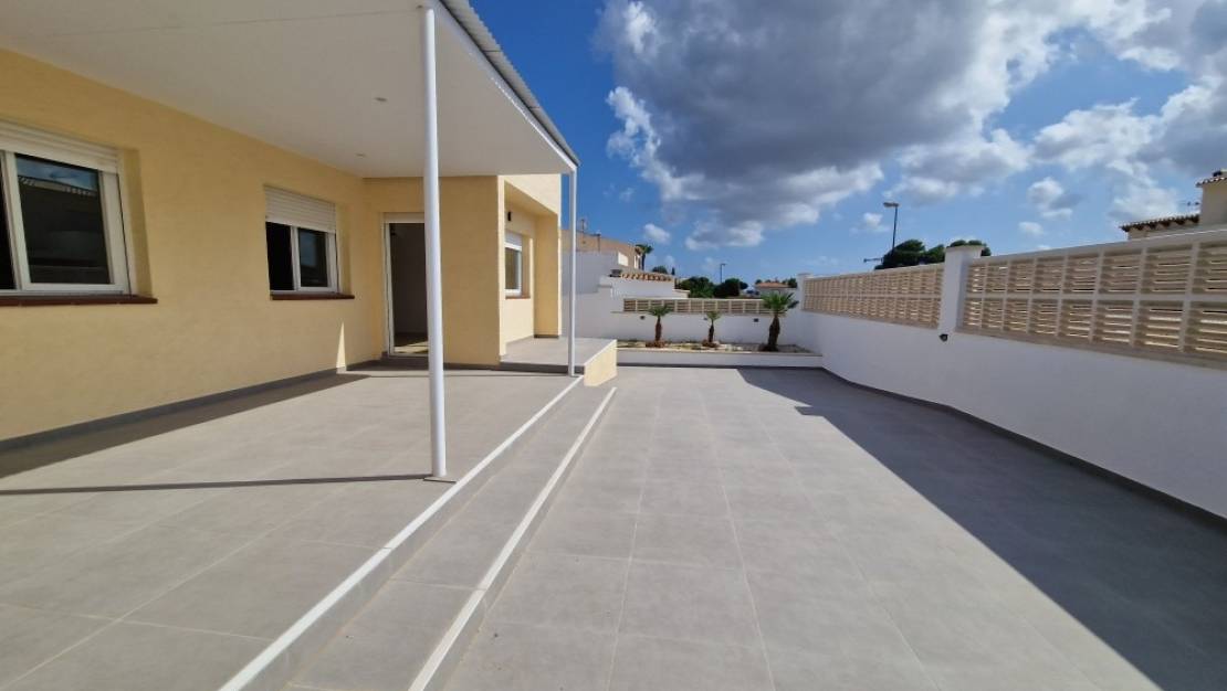 Sale - Villa - La Nucía - La Nucia Centro