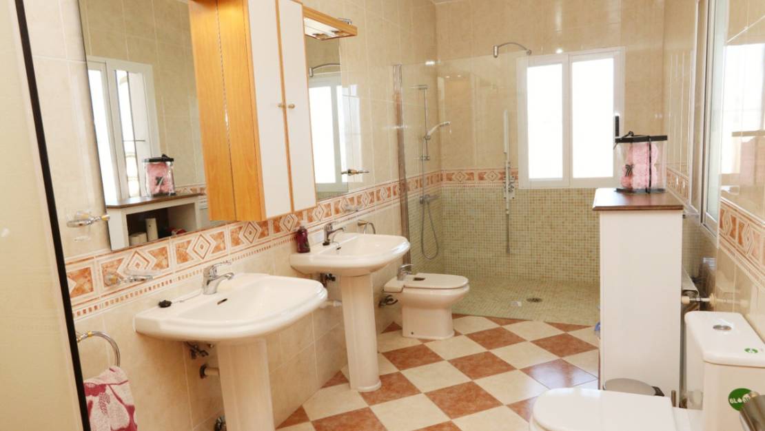 Sale - Villa - La Nucía - La Nucia Centro