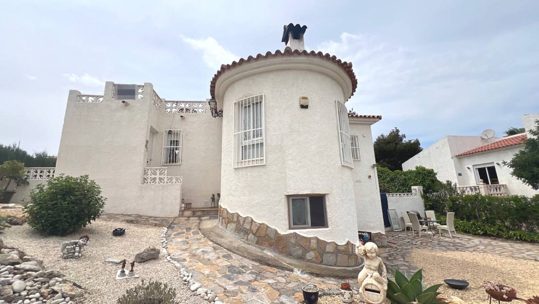 Sale - Villa - La Nucía - La Nucia Centro