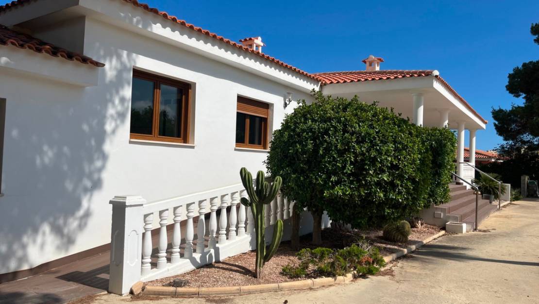 Sale - Villa - La Nucía - La Nucia Centro