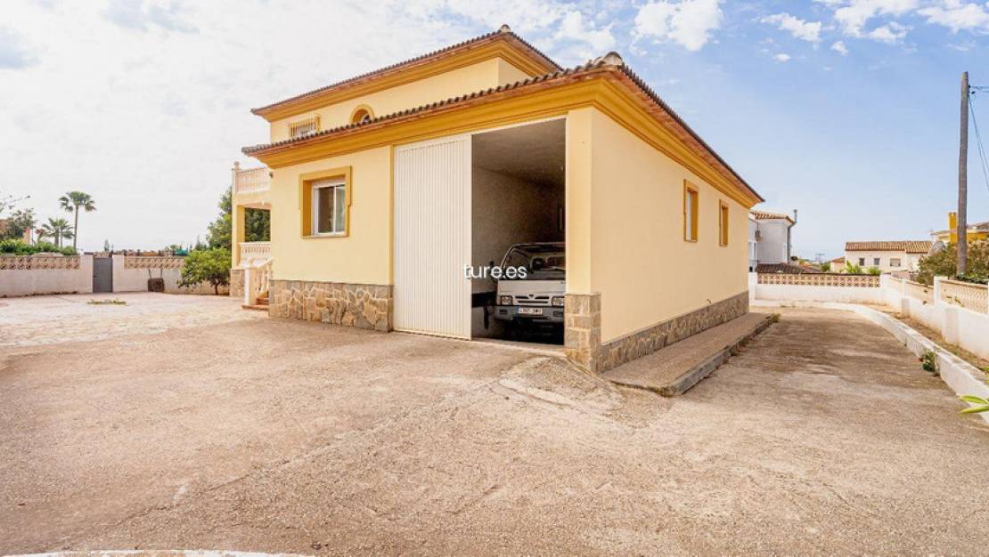 Sale - Villa - La Nucía - La Nucia Centro