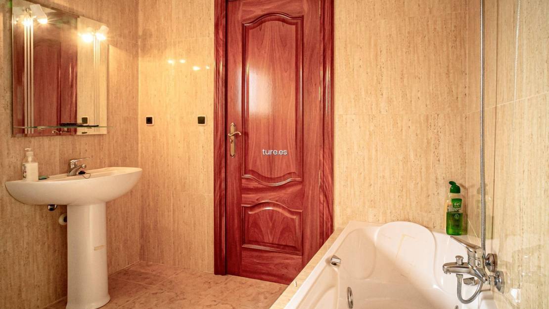 Sale - Villa - La Nucía - La Nucia Centro