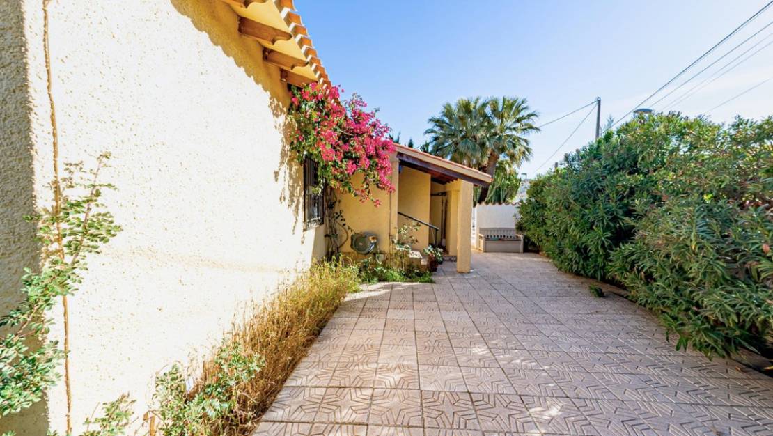 Sale - Villa - La Nucía - La Nucia Centro