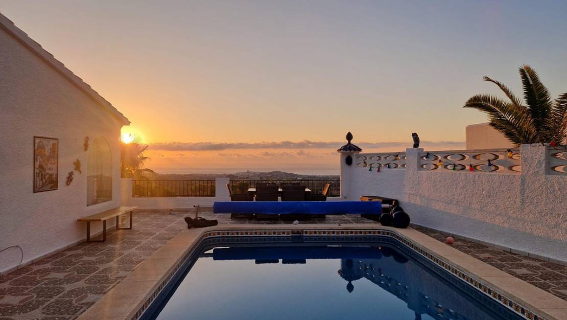 Sale - Villa - La Nucía - La Nucia Centro