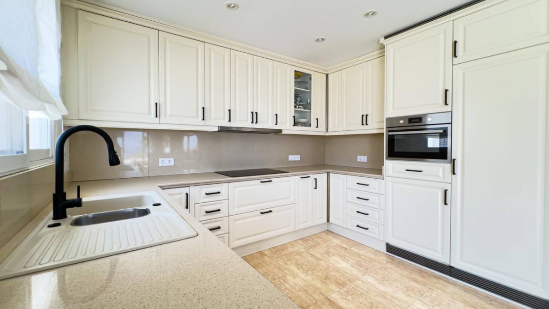 Sale - Villa - La Nucía - La Nucia Centro