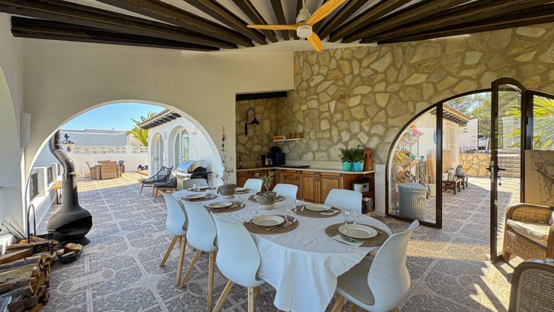 Sale - Villa - La Nucía - La Nucia Centro