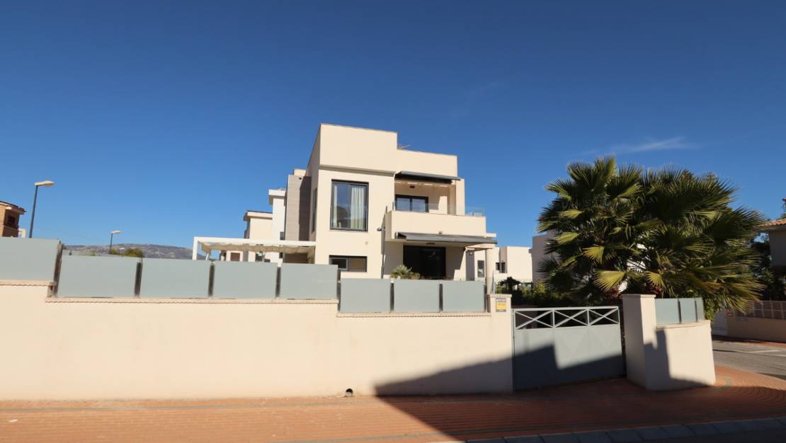 Sale - Villa - La Nucía - La Nucia Centro