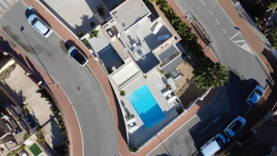 Sale - Villa - La Nucía - La Nucia Centro