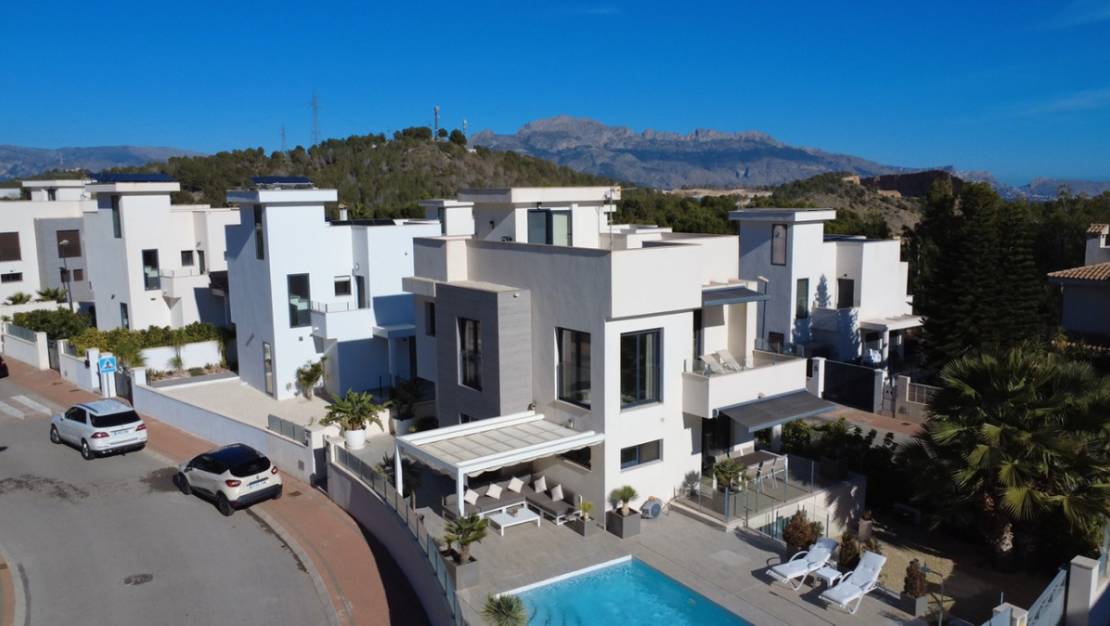 Sale - Villa - La Nucía - La Nucia Centro