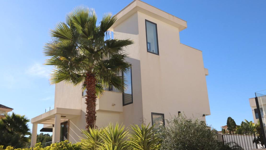 Sale - Villa - La Nucía - La Nucia Centro