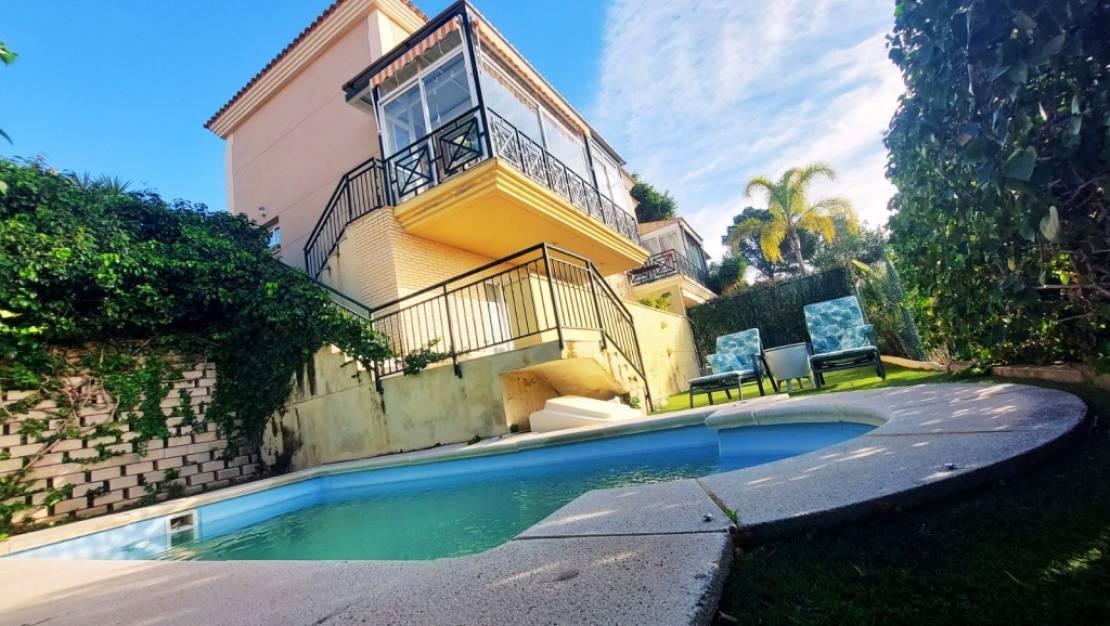 Sale - Villa - La Nucía - La Nucia Centro