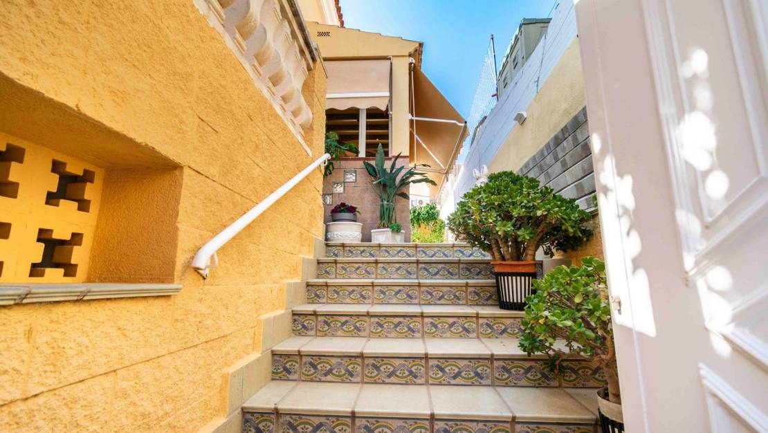 Sale - Villa - La Nucía