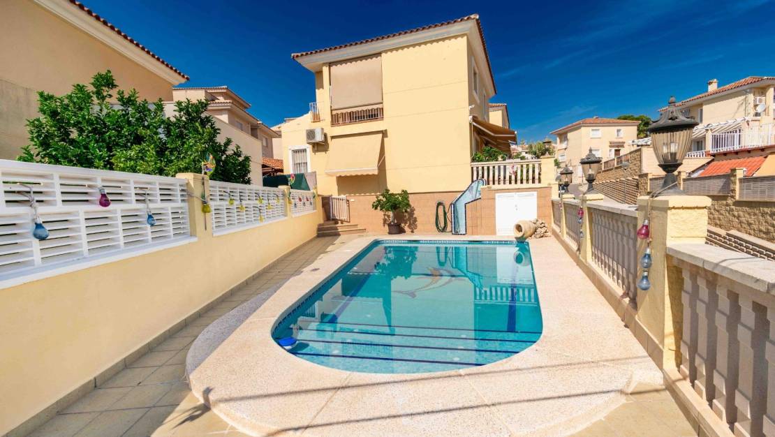 Sale - Villa - La Nucía