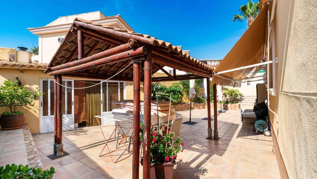 Sale - Villa - La Nucía