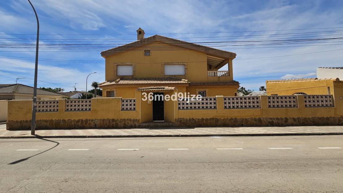 Sale - Villa - Los Alcázares - Los Alcazares Centro