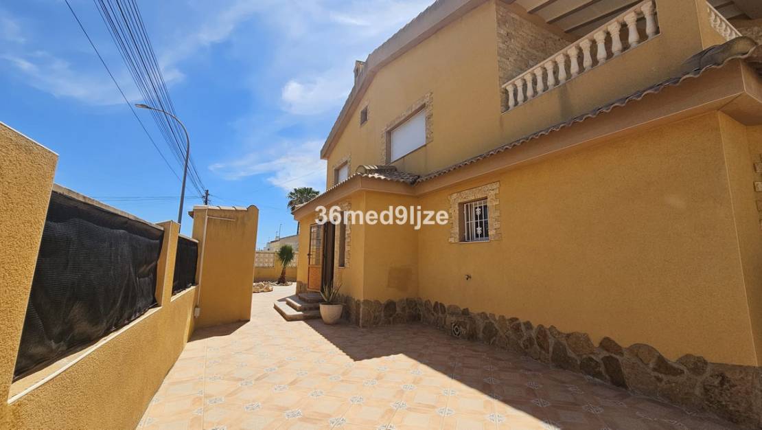 Sale - Villa - Los Alcázares - Los Alcazares Centro