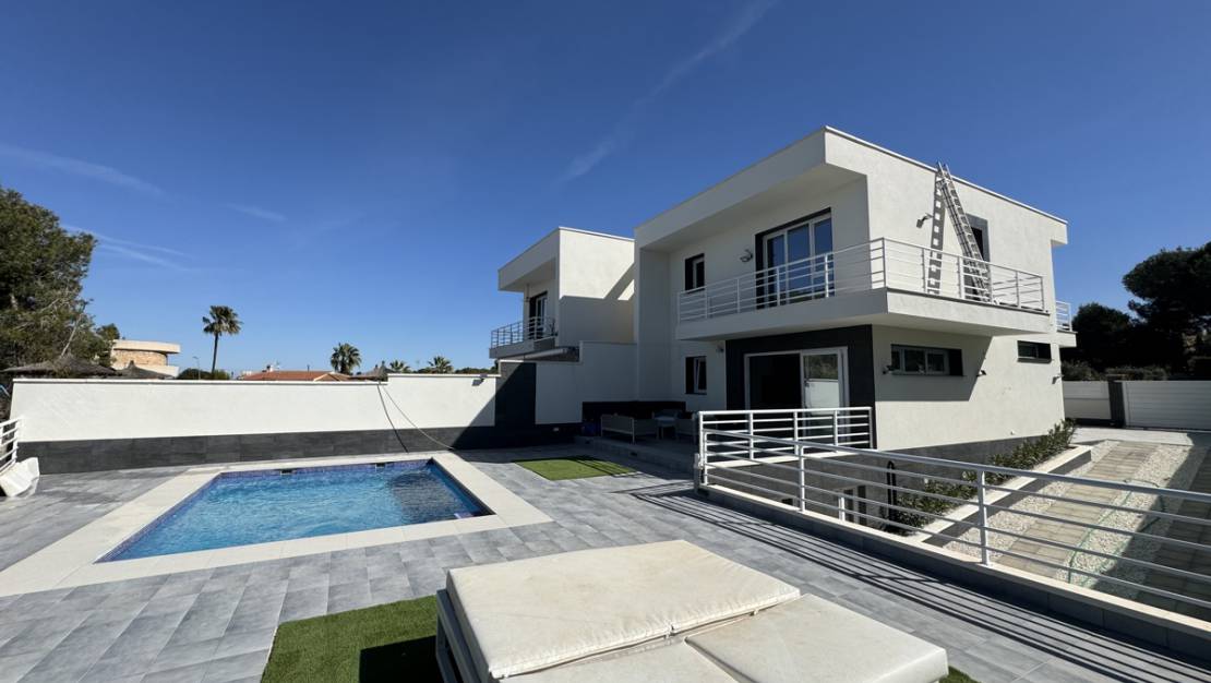 Sale - Villa - Los Balcones