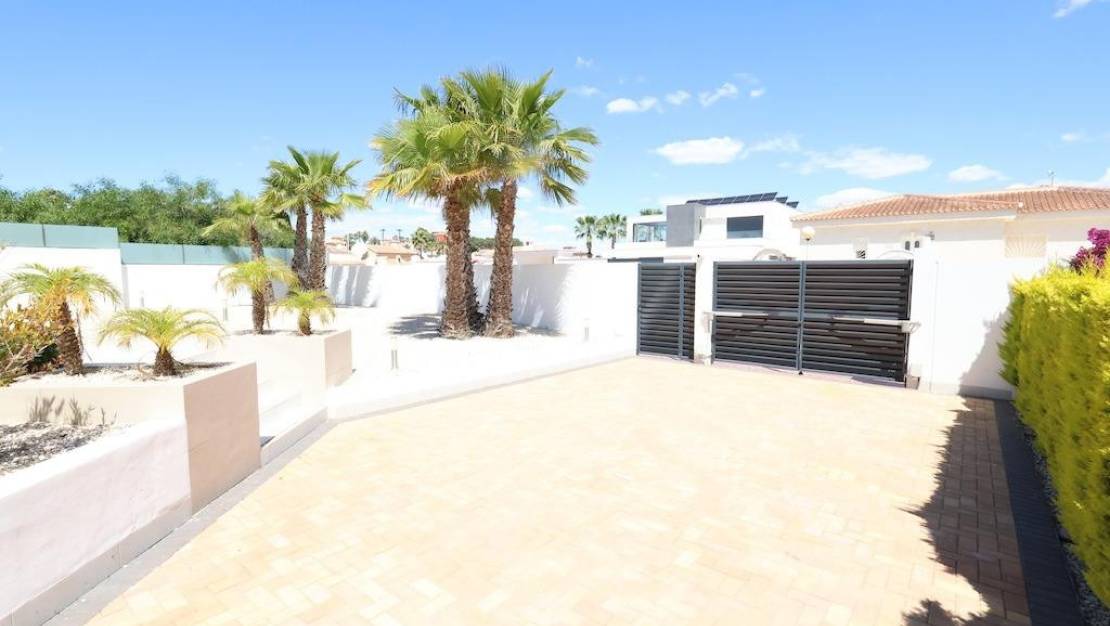 Sale - Villa - Los Montesinos - La Marquesa