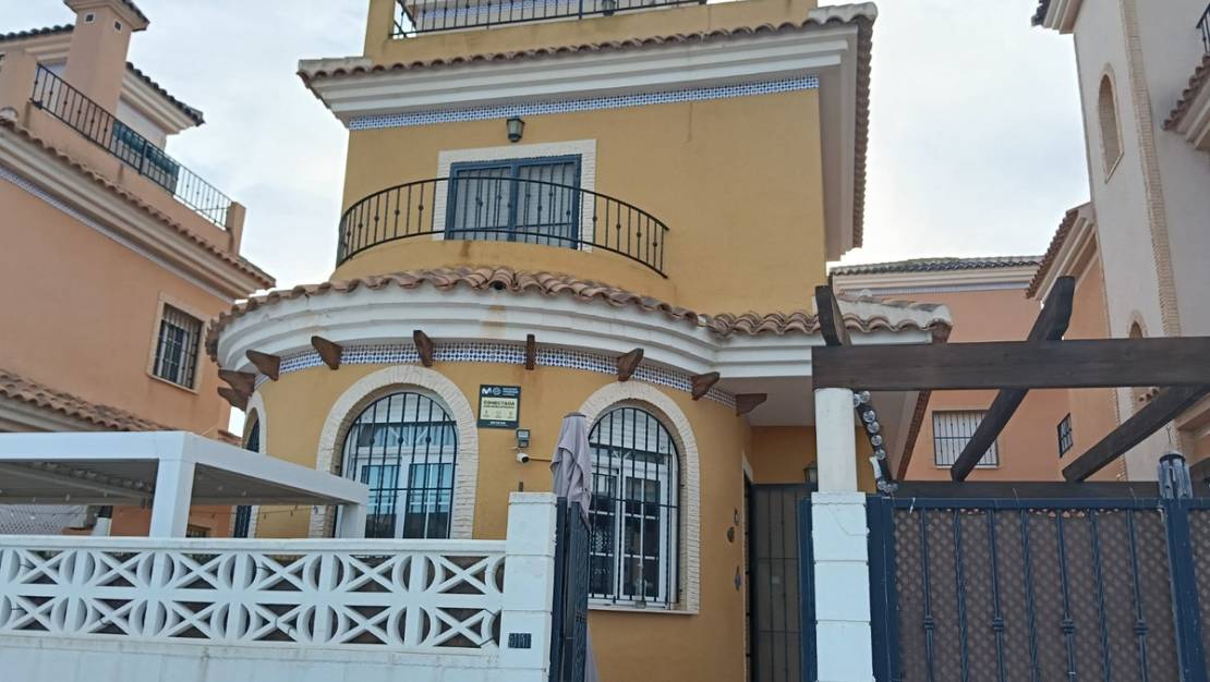 Sale - Villa - Los Montesinos - Los Montesinos Centro