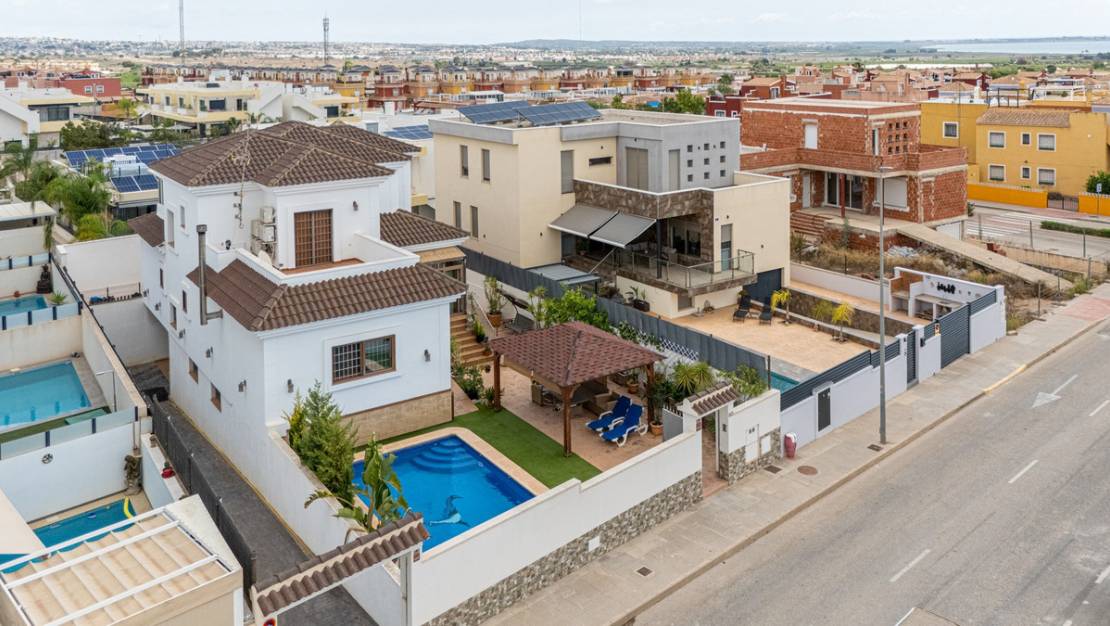 Sale - Villa - Los Montesinos - Los Montesinos Centro