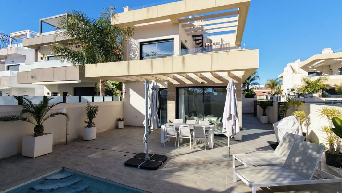 Sale - Villa - Los Montesinos - Los Montesinos Centro
