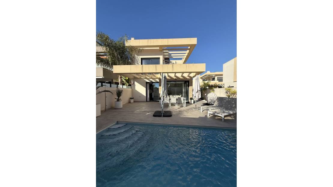 Sale - Villa - Los Montesinos - Los Montesinos Centro
